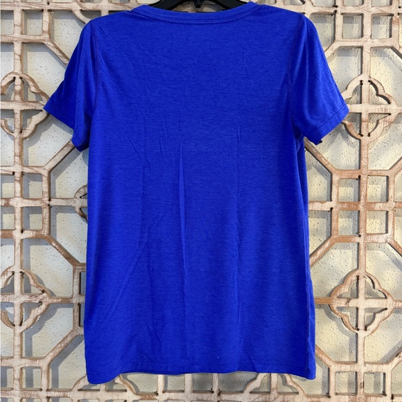 Four GAP Fit Breathe V Neck Shirts - Picture 7 of 9